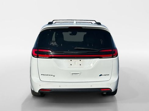 Used 2022 Chrysler Pacifica Touring-L w/ Uconnect Theater Family Group FWD image 5