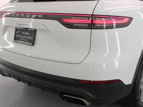Used 2020 Porsche Cayenne AWD/4WD image 19