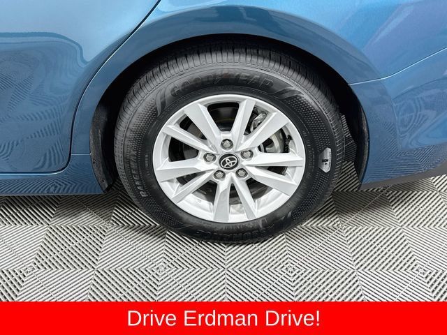 Used 2026 Toyota Camry LE FWD image 4
