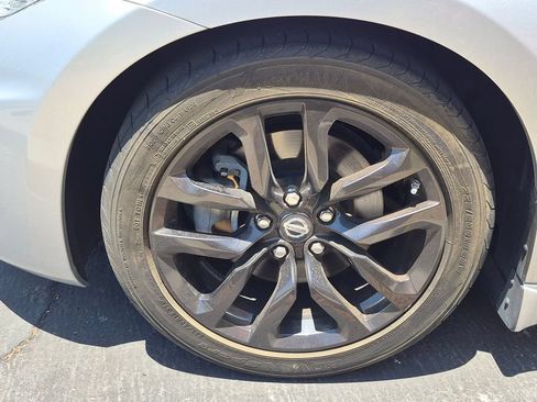 Used 2016 Nissan 370Z Coupe RWD image 3