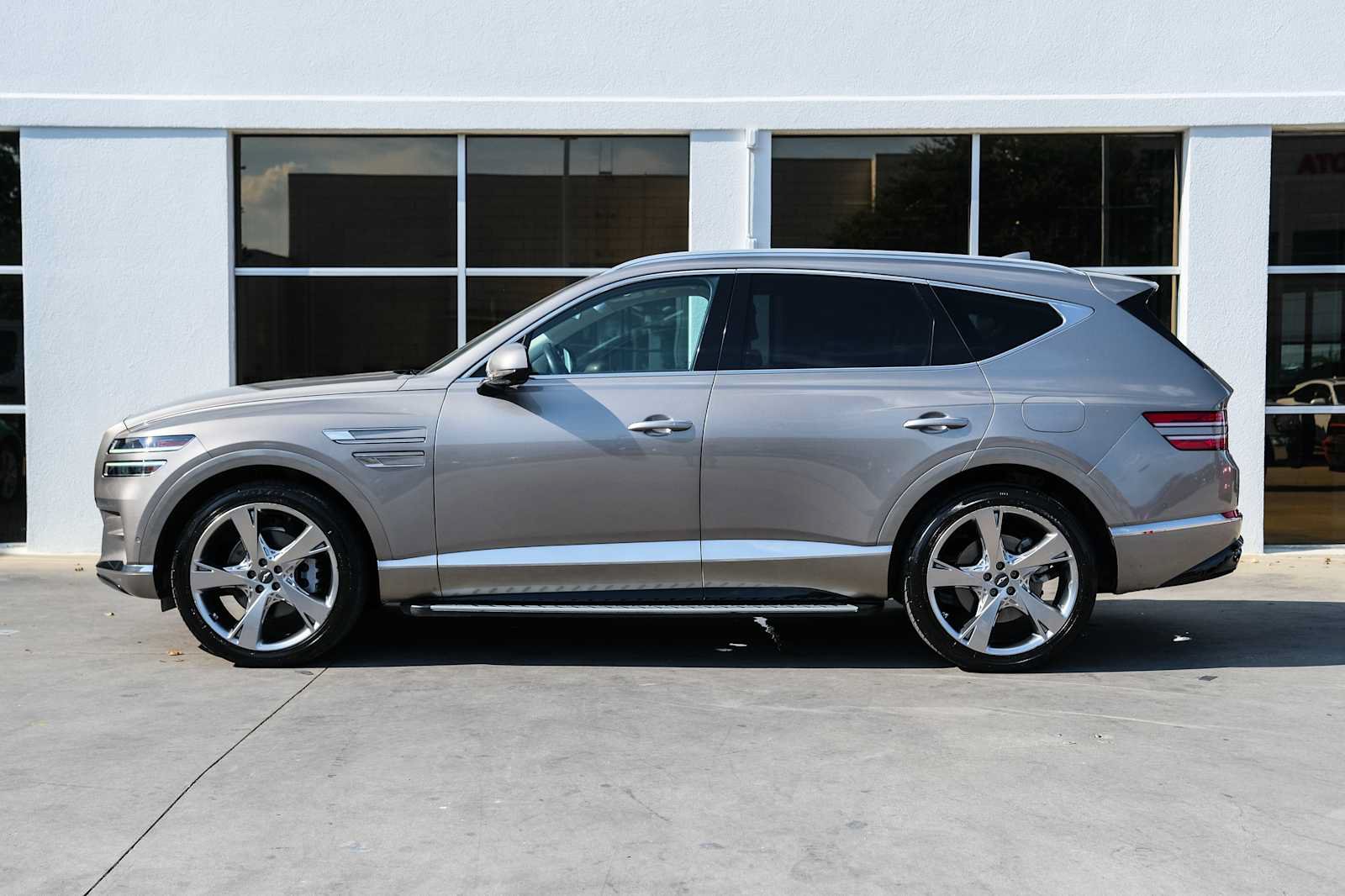 Used 2021 Genesis GV80 2.5T w/ Prestige Package 04 AWD/4WD image 17