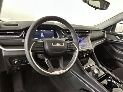 Used 2023 Jeep Grand Cherokee L Laredo w/ Luxury Tech Group I AWD/4WD image 13