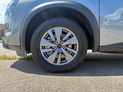 Used 2025 Nissan Pathfinder SV FWD image 28