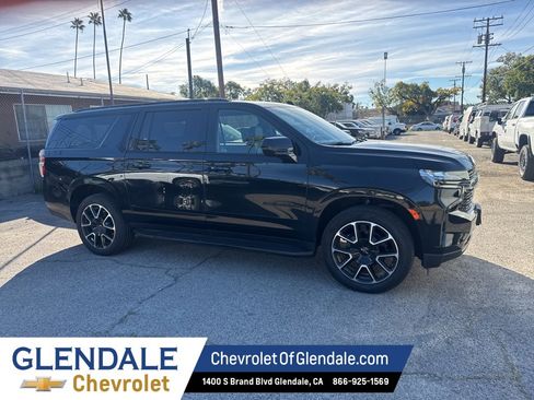 Used 2021 Chevrolet Suburban RST w/ Rear Media and Nav Package image 11