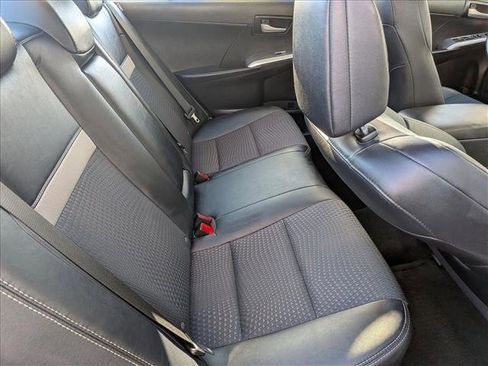 Used 2014 Toyota Camry SE image 18
