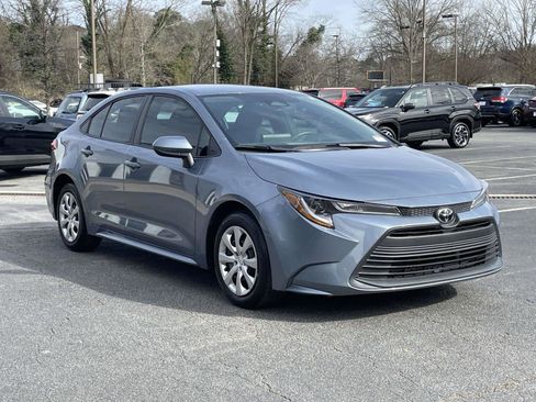 Used 2023 Toyota Corolla LE image 7