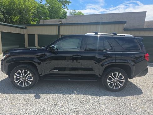 Certified 2026 Toyota 4Runner Limited AWD/4WD image 3