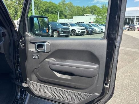 Used 2023 Jeep Wrangler Sport AWD/4WD image 29