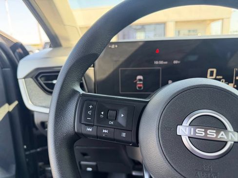 Used 2025 Nissan Kicks SV FWD image 25
