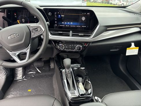 New 2026 Chevrolet Trax ACTIV w/ Sunroof Package FWD image 9