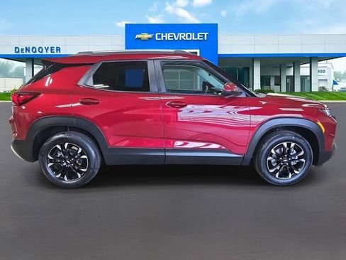 Used 2023 Chevrolet TrailBlazer LT FWD image 6