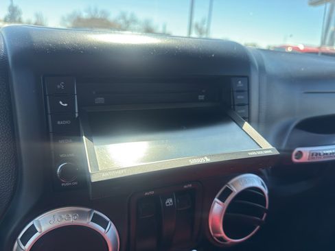 Used 2013 Jeep Wrangler Rubicon image 19