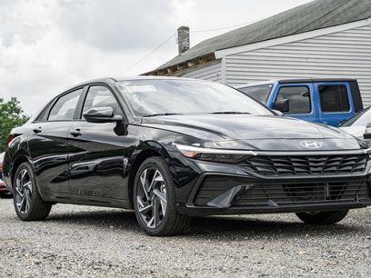 New 2025 Hyundai Elantra SEL