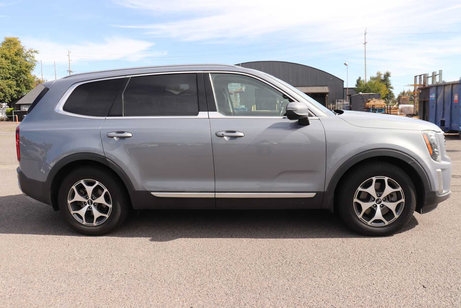Used 2020 Kia Telluride EX AWD/4WD image 4