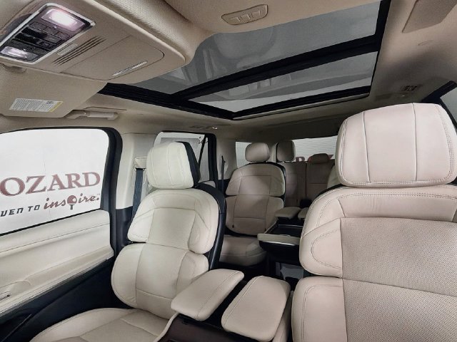 New 2027 Lincoln Navigator Reserve w/ Jet Appearance Package AWD/4WD image 23