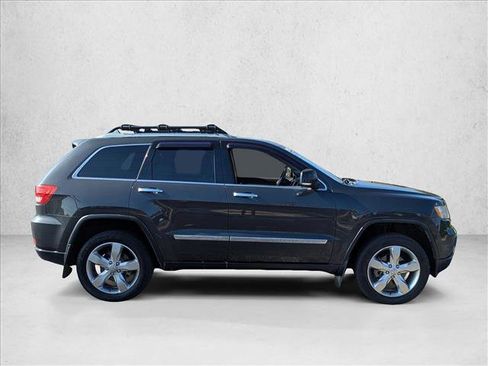 Used 2011 Jeep Grand Cherokee Overland image 4