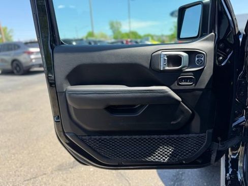 Used 2023 Jeep Wrangler Unlimited Rubicon 4xe w/ Cold Weather Group AWD/4WD image 12
