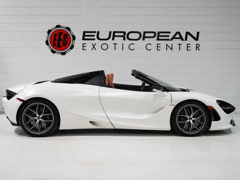 Used 2020 McLaren 720S Spider RWD image 2