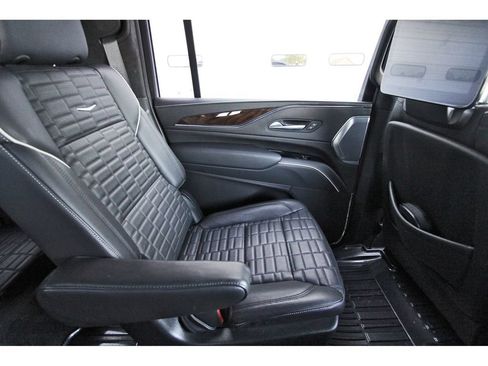 Used 2022 Cadillac Escalade ESV Sport Platinum AWD/4WD image 12