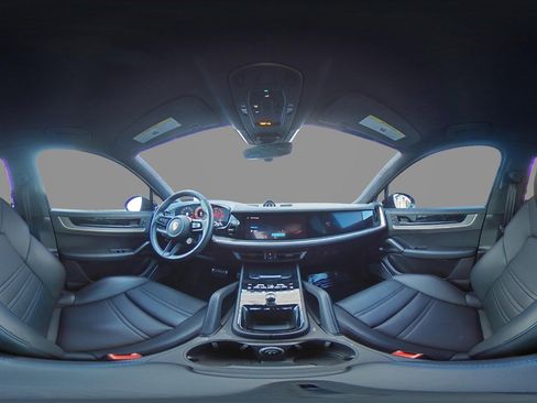 Used 2024 Porsche Cayenne Turbo GT image 31