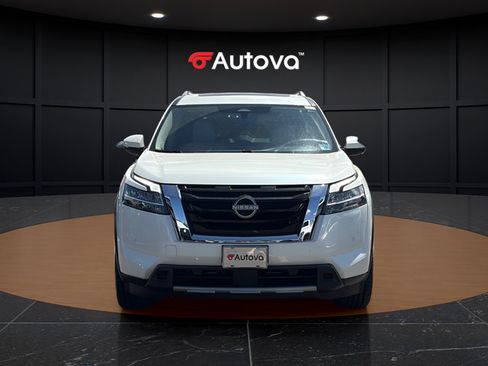 Used 2023 Nissan Pathfinder SL w/ SL Premium Package AWD/4WD image 8