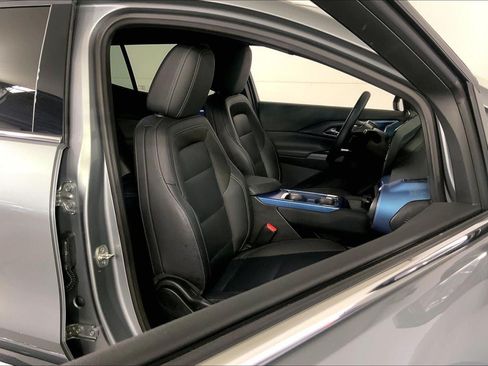 Used 2025 Chevrolet Equinox EV LT w/ Convenience Package FWD image 7