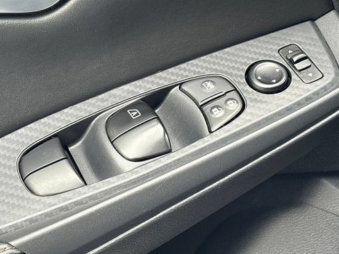 Used 2025 Nissan Sentra SV FWD image 11