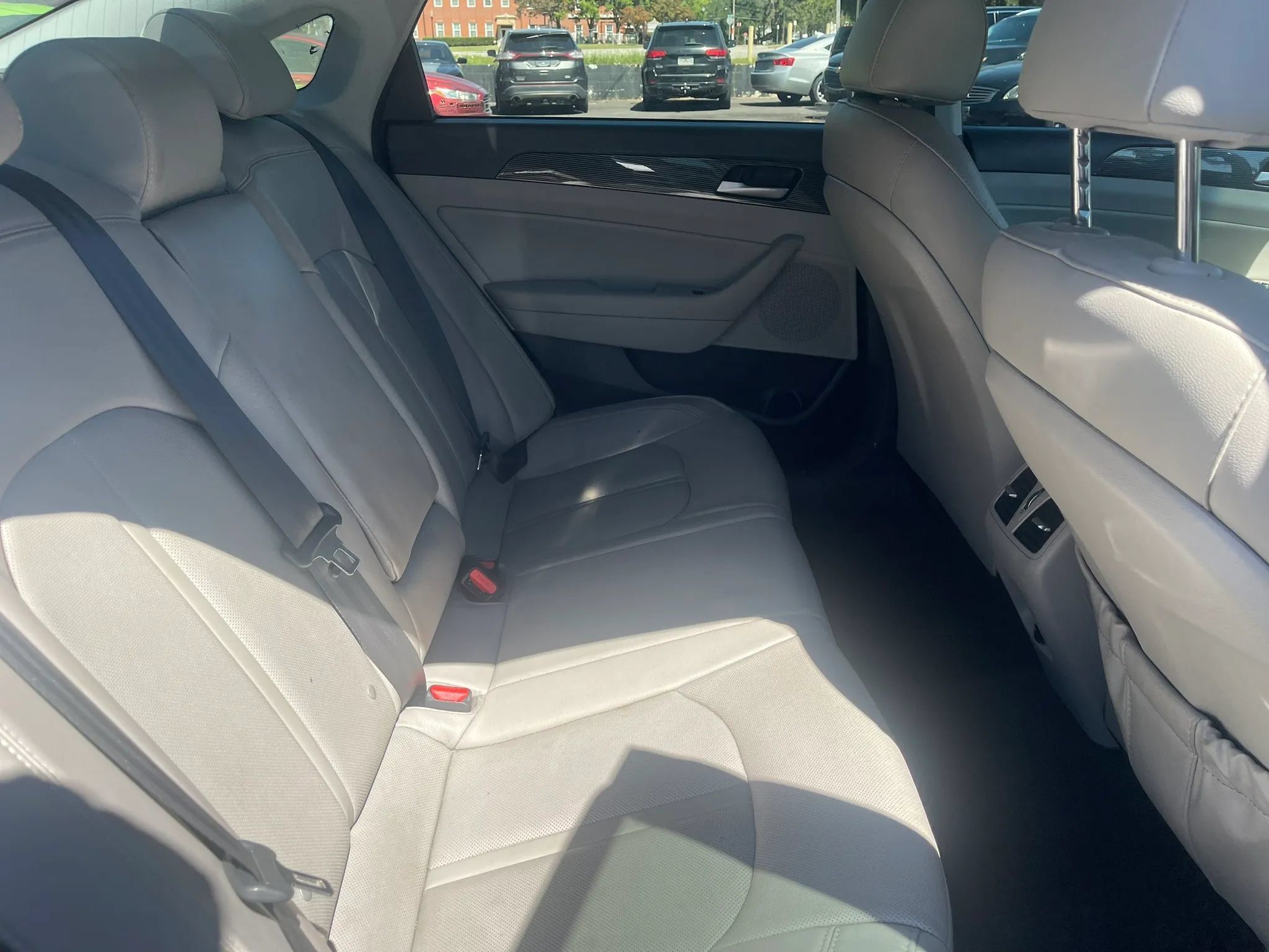 Used 2018 Hyundai Sonata Limited w/ Cargo Package FWD image 16