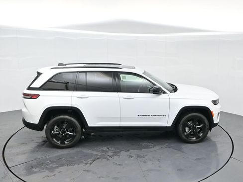 New 2025 Jeep Grand Cherokee Limited w/ Black Appearance Package image 61