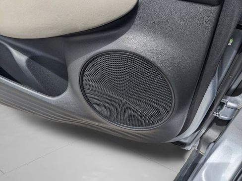 Used 2025 Honda HR-V LX image 23