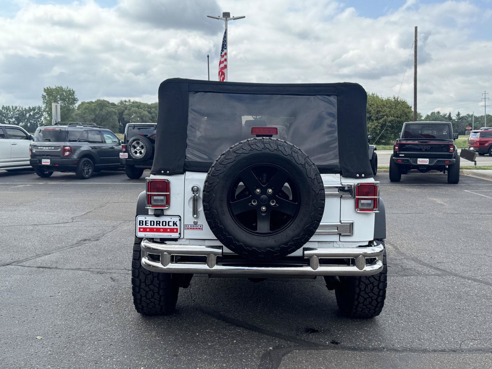 Used 2017 Jeep Wrangler Sport AWD/4WD image 6