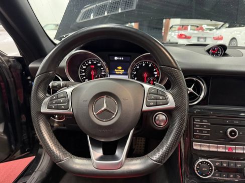 Used 2018 Mercedes-Benz SLC 300 image 28
