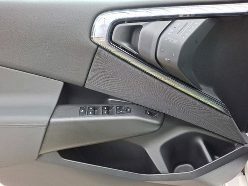 Used 2025 BMW X3 xDrive30i w/ Premium Package image 12