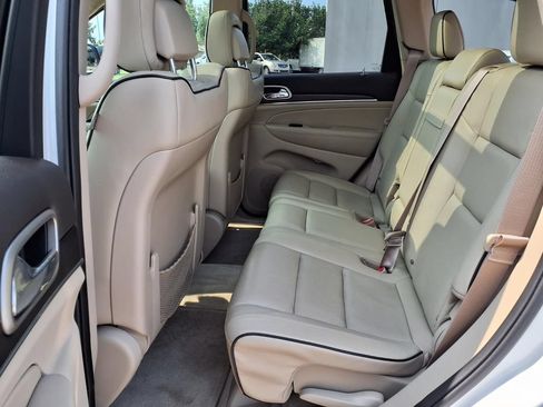 Used 2017 Jeep Grand Cherokee Overland w/ Trailer Tow Group IV RWD image 12
