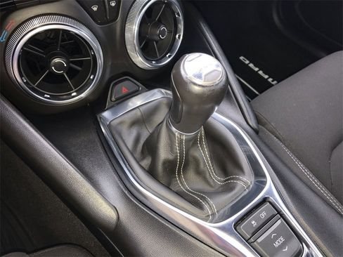 Used 2021 Chevrolet Camaro LT image 19