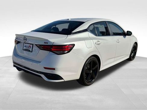 Used 2024 Nissan Sentra SR w/ SR Premium Package image 8