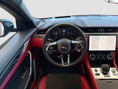 New 2026 Jaguar F-PACE SVR 575 Edition image 18