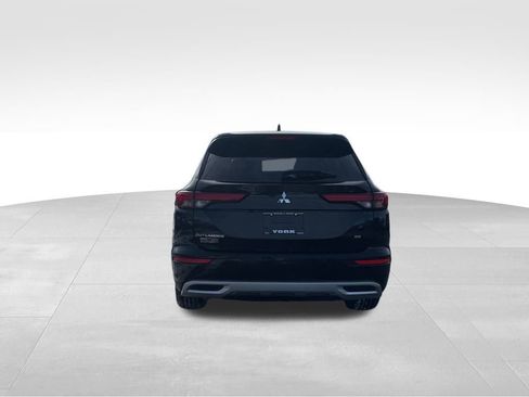 Used 2024 Mitsubishi Outlander SE image 4