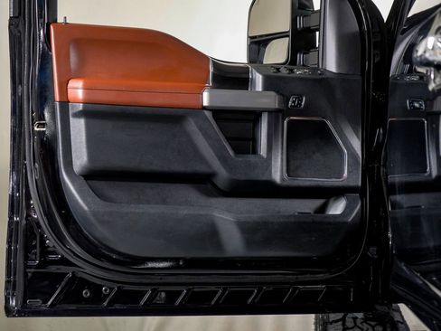 Used 2018 Ford F250 Platinum w/ Platinum Ultimate Package image 36