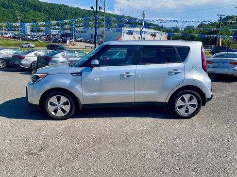 Used 2015 Kia Soul FWD image 4