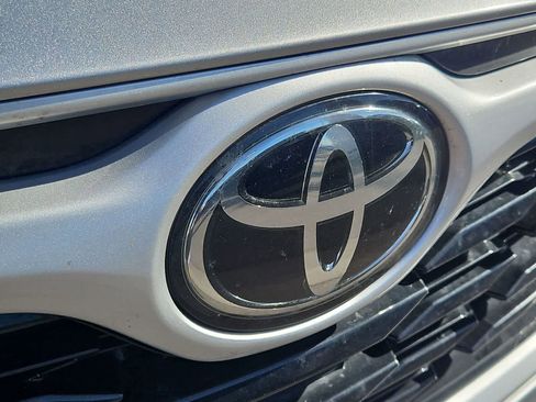 Used 2023 Toyota Highlander LE image 12