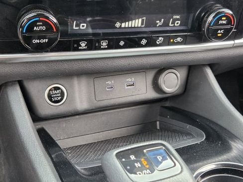 Certified 2022 Nissan Rogue SV AWD/4WD image 19