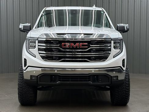 Used 2024 GMC Sierra 1500 SLT w/ SLT Premium Plus Package AWD/4WD image 8