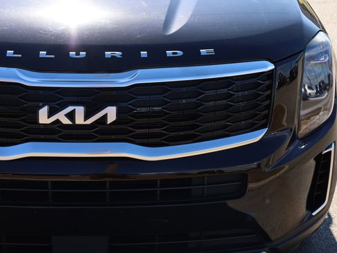 Used 2022 Kia Telluride S image 14