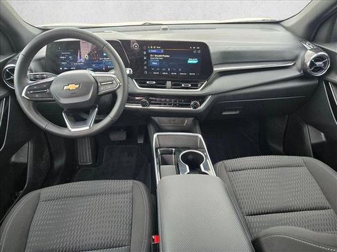 Used 2025 Chevrolet Equinox LT AWD/4WD image 17