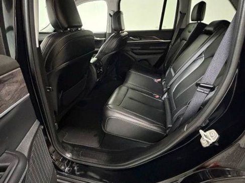 Certified 2023 Jeep Grand Cherokee Limited w/ Black Appearance Package AWD/4WD image 22