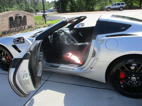Used 2014 Chevrolet Corvette Stingray Coupe image 16