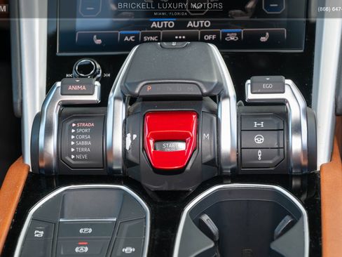 Used 2019 Lamborghini Urus AWD/4WD image 30