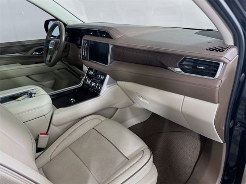 Used 2023 GMC Yukon XL Denali image 31