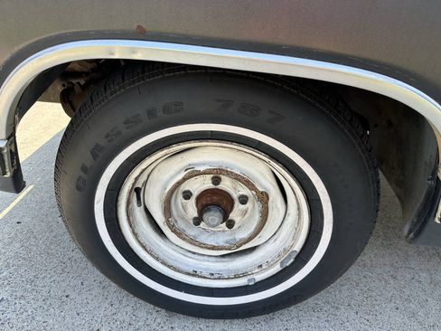 Used 1987 Dodge D/W Truck 100 RWD image 10